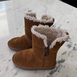 Koolaburra by UGG Chestnut Suede Boots